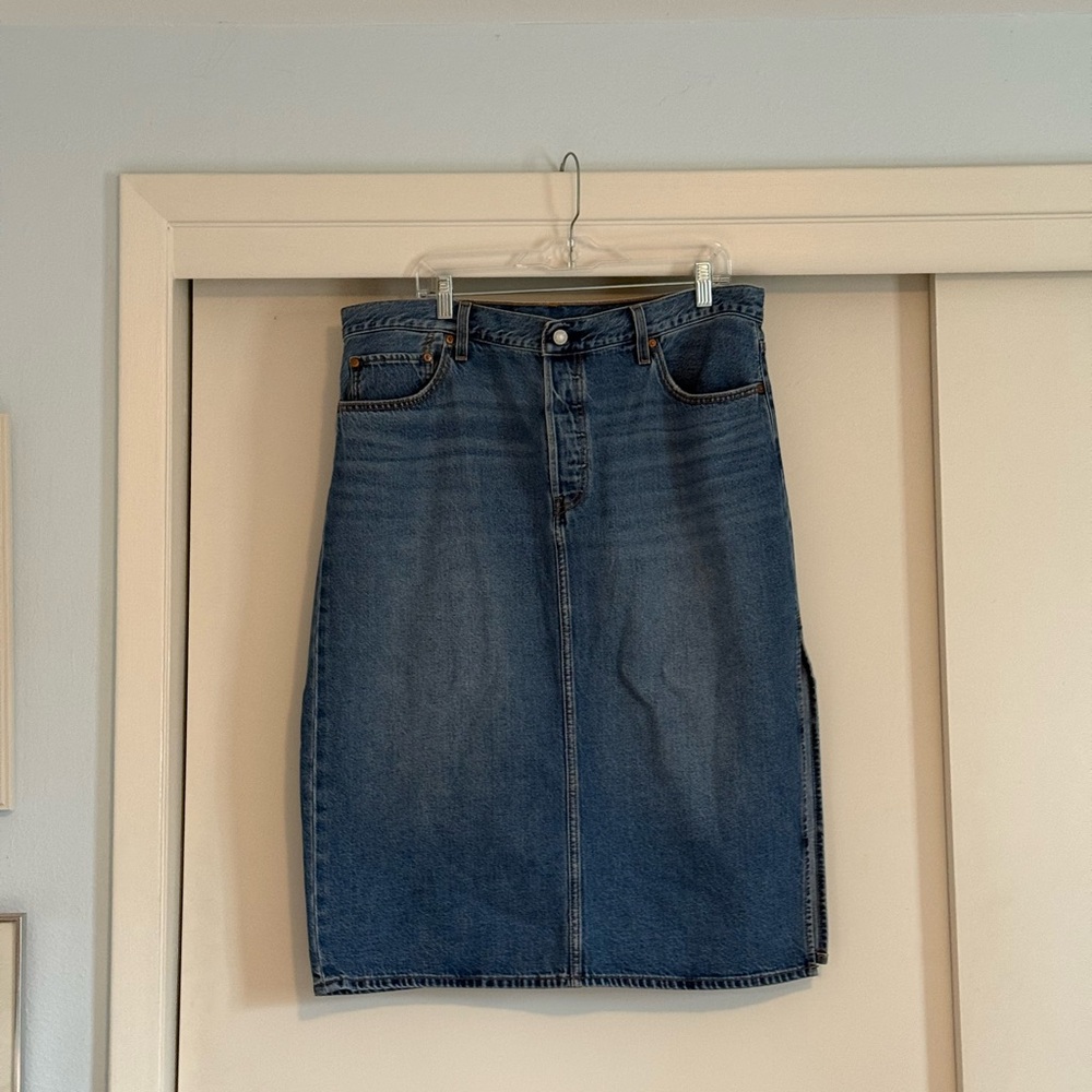 Classic Levi’s Denim Skirt